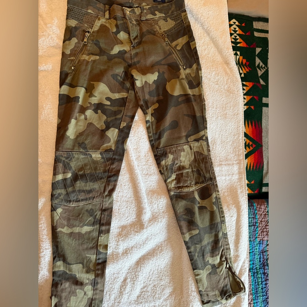 Zara Camouflage Cargo Pants